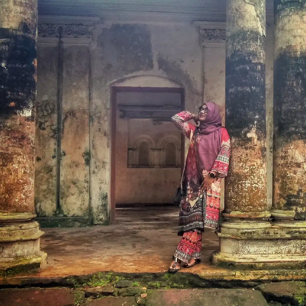 Nahida Naya, Senior Managerial Executive
